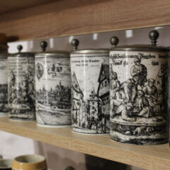 Vernisajul expoziției temporare „Cu halbele în jurul lumii. Colecția Coca Florin”