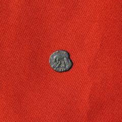 Monedă romană de bronz Constantinus I: Urbs Roma